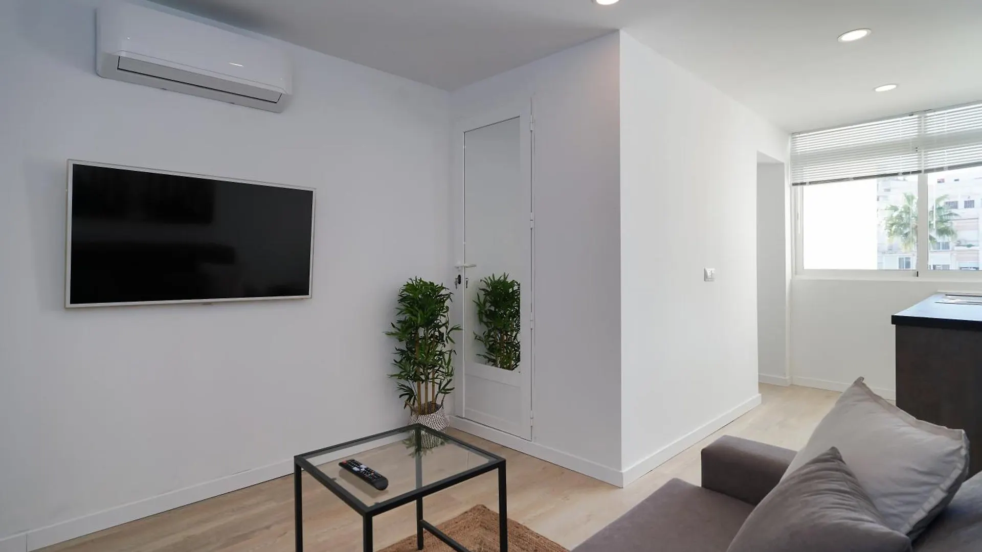 Nomad Malaga - Chic Apartament Center Torremolinos Spain